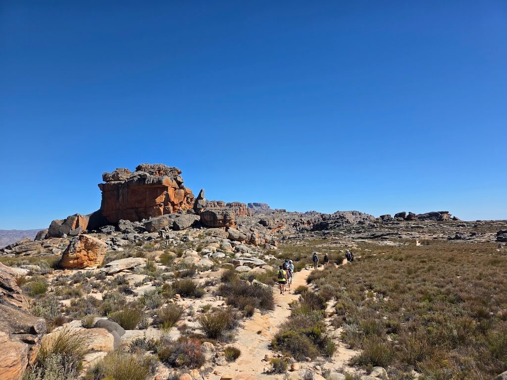 All roads lead to the arch.